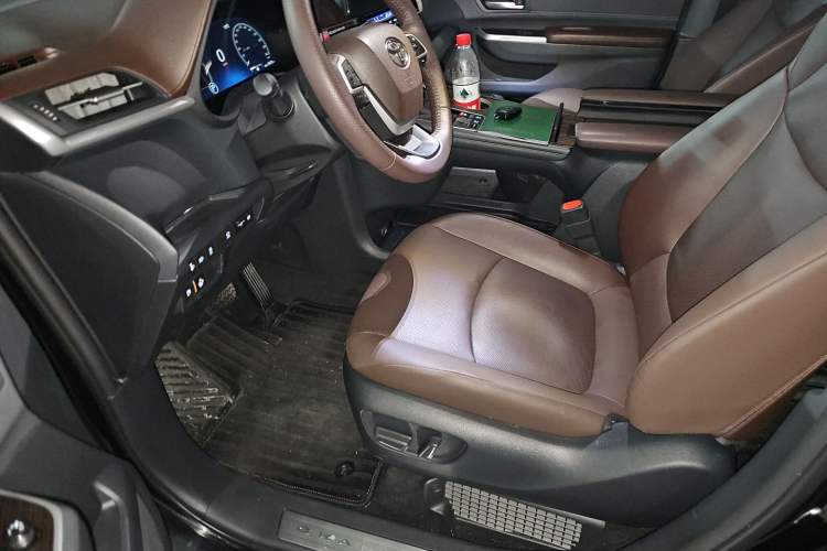 Used Toyota Granvia 2024 2.5L Hybrid Prestige PLUS Four-Wheel Drive Version Driver Seat