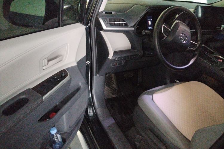 Used Toyota Granvia 2024 2.5L Hybrid Comfort Edition Driver Seat
