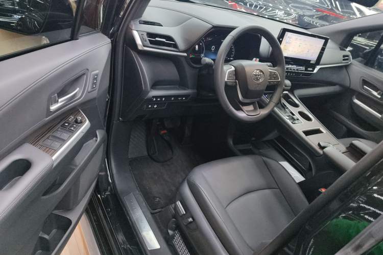 Used Toyota Granvia 2024 2.5L Hybrid Prestige PLUS Edition Driver Seat