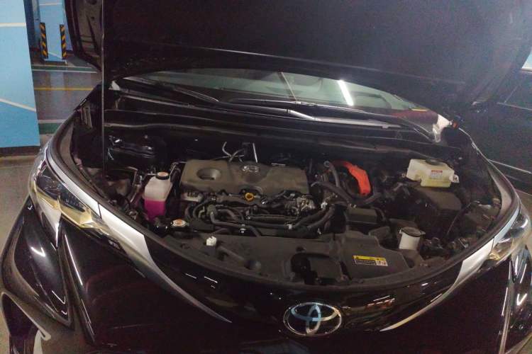 Used Toyota Granvia 2024 2.5L Hybrid Prestige PLUS Four-Wheel Drive Version Engine Bay