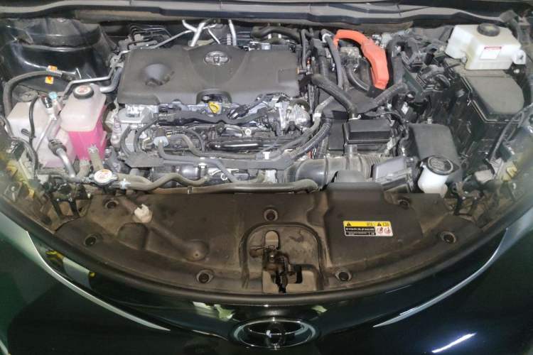 Used Toyota Granvia 2024 2.5L Hybrid Prestige PLUS Four-Wheel Drive Version Engine Bay