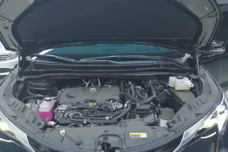 Used Toyota Granvia 2024 2.5L Hybrid Prestige PLUS Edition Engine Bay