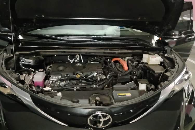Used Toyota Granvia 2024 2.5L Hybrid Prestige PLUS Four-Wheel Drive Version Engine Bay