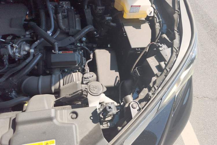 Used Toyota Granvia 2024 2.5L Hybrid Comfort Edition Engine Bay Left