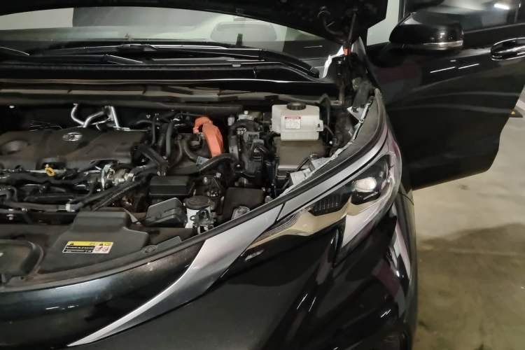 Used Toyota Granvia 2024 2.5L Hybrid Prestige PLUS Four-Wheel Drive Version Engine Bay Left