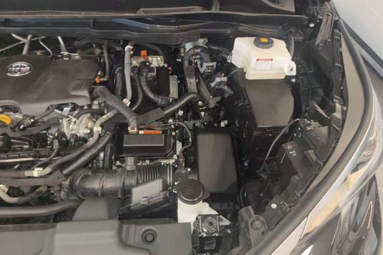 Used Toyota Granvia 2024 2.5L Hybrid Luxury Edition Engine Bay Left