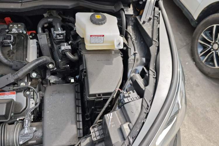 Used Toyota Granvia 2024 2.5L Hybrid Comfort Edition Engine Bay Left