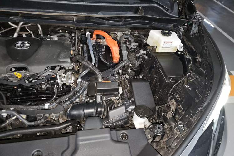 Used Toyota Granvia 2024 2.5L Hybrid Prestige PLUS Four-Wheel Drive Version Engine Bay Left