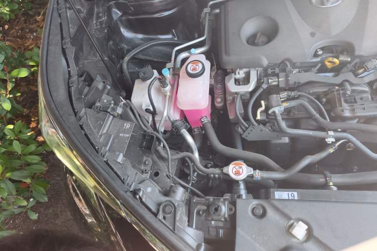 Used Toyota Granvia 2024 2.5L Hybrid Comfort Edition Engine Bay Right