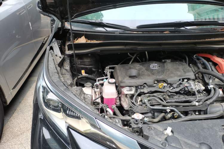 Used Toyota Granvia 2024 2.5L Hybrid Prestige PLUS Four-Wheel Drive Version Engine Bay Right