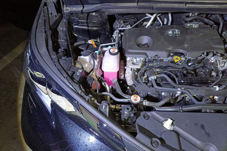Used Toyota Granvia 2024 2.5L Hybrid Comfort Edition Engine Bay Right