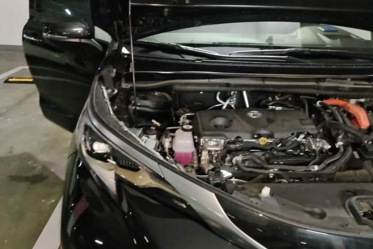 Used Toyota Granvia 2024 2.5L Hybrid Prestige PLUS Four-Wheel Drive Version Engine Bay Right