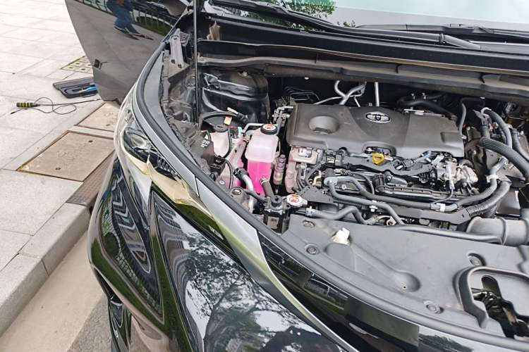 Used Toyota Granvia 2024 2.5L Hybrid Prestige PLUS Edition Engine Bay Right