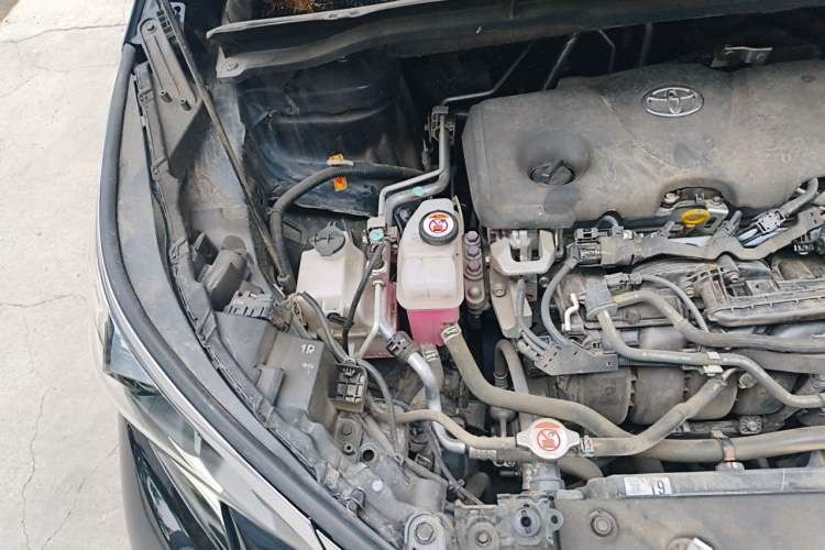 Used Toyota Granvia 2024 2.5L Hybrid Comfort Edition Engine Bay Right