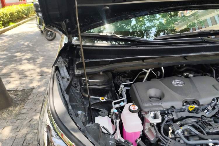 Used Toyota Granvia 2024 2.5L Hybrid Comfort Edition Engine Bay Right