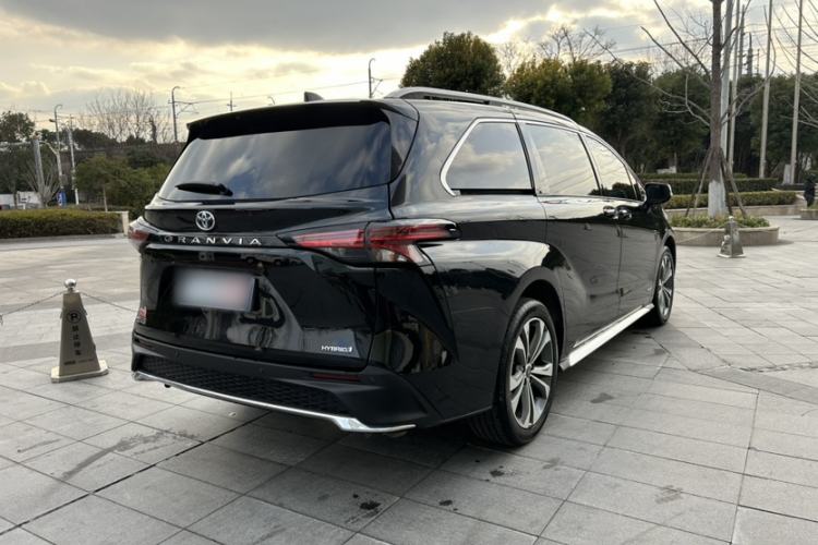 Used Toyota Granvia 2024 2.5L Hybrid Comfort Edition Exterior 1