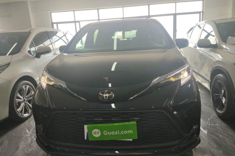 Used Toyota Granvia 2024 2.5L Hybrid Comfort Edition Exterior 1