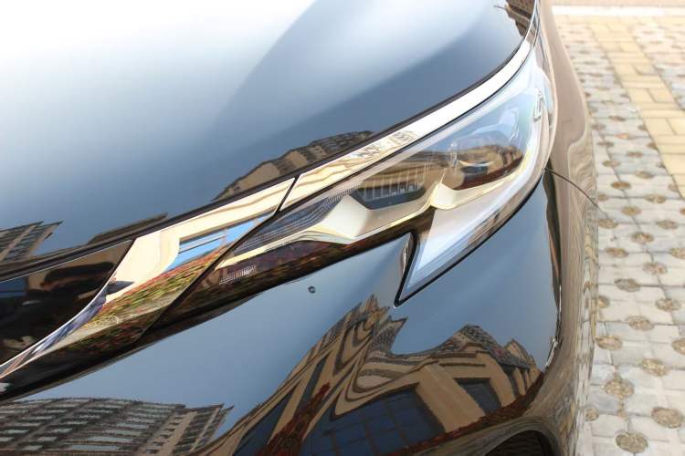 Used Toyota Granvia 2024 2.5L Hybrid Comfort Edition Exterior 10