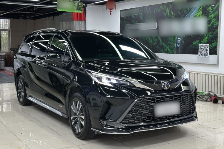 Used Toyota Granvia 2024 2.5L Hybrid Luxury Edition Exterior 2