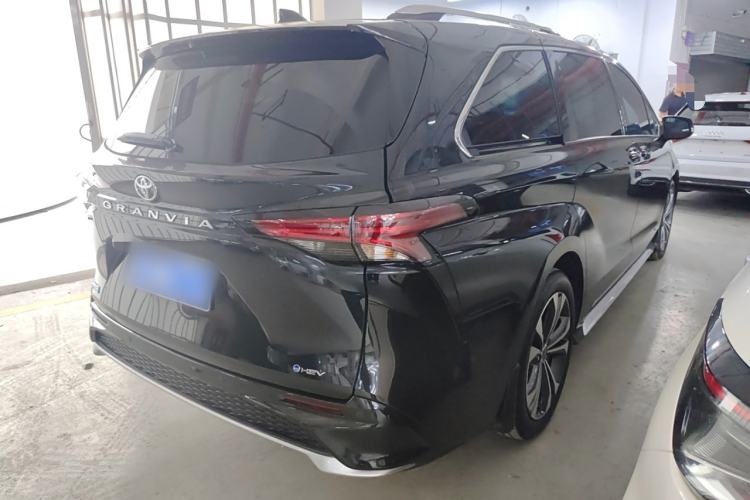 Used Toyota Granvia 2024 2.5L Hybrid Prestige ULTRA Edition Exterior 3