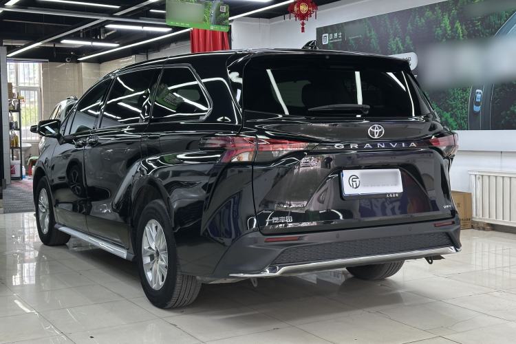 Used Toyota Granvia 2024 2.5L Hybrid Comfort Edition Exterior 3