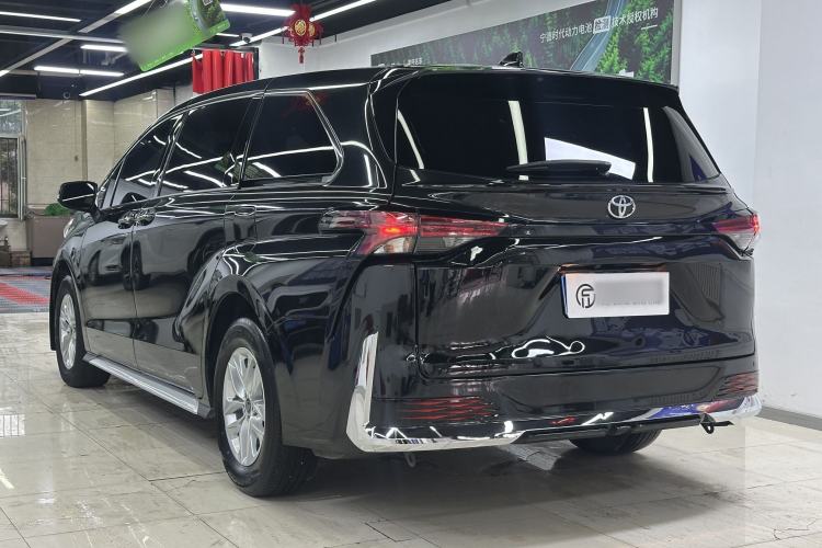 Used Toyota Granvia 2024 2.5L Hybrid Comfort Edition Exterior 3