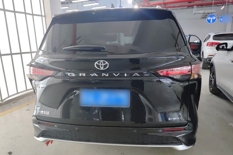 Used Toyota Granvia 2024 2.5L Hybrid Prestige ULTRA Edition Exterior 4