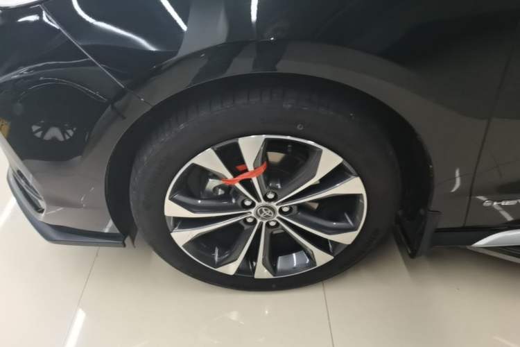 Used Toyota Granvia 2024 2.5L Hybrid Prestige PLUS Edition Exterior 4