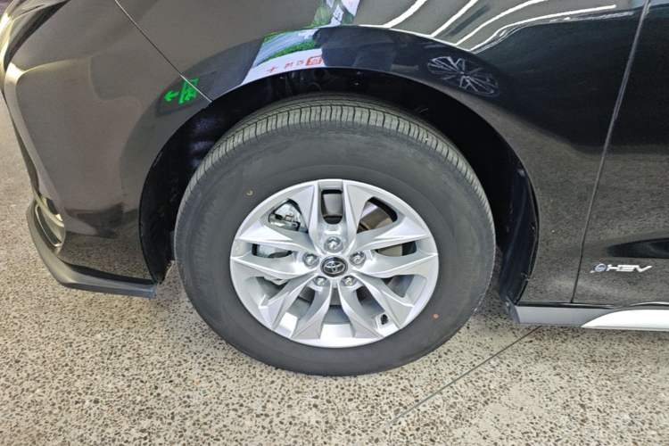 Used Toyota Granvia 2024 2.5L Hybrid Comfort Edition Exterior 4