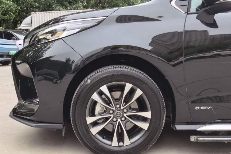 Used Toyota Granvia 2024 2.5L Hybrid Luxury Edition Exterior 4