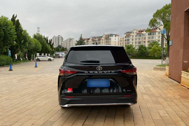 Used Toyota Granvia 2024 2.5L Hybrid Comfort Edition Exterior 4