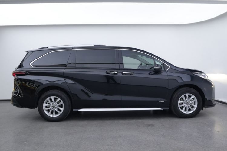 Used Toyota Granvia 2024 2.5L Hybrid Comfort Edition Exterior 4