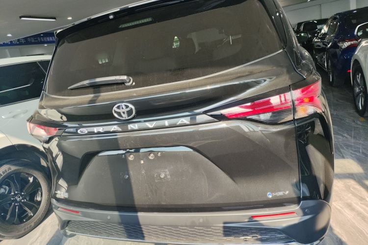 Used Toyota Granvia 2024 2.5L Hybrid Comfort Edition Exterior 4