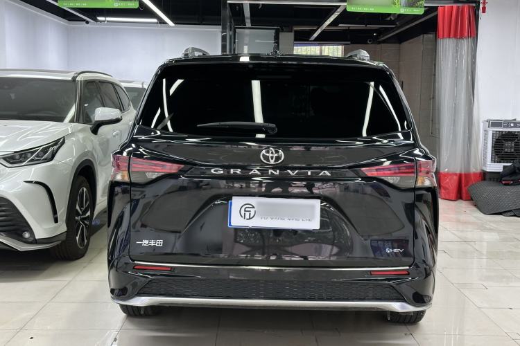 Used Toyota Granvia 2024 2.5L Hybrid Luxury Edition Exterior 4