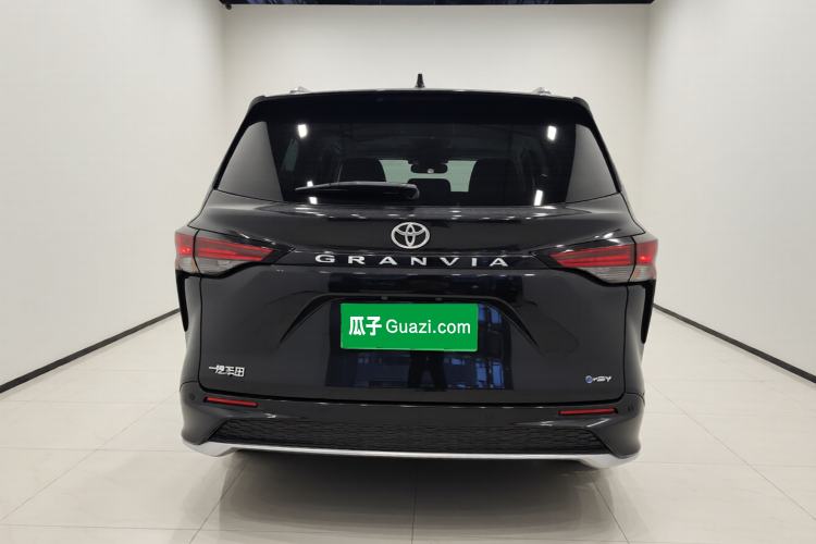 Used Toyota Granvia 2024 2.5L Hybrid Prestige PLUS Edition Exterior 4