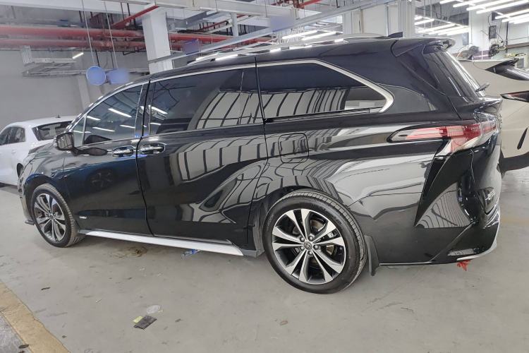 Used Toyota Granvia 2024 2.5L Hybrid Prestige ULTRA Edition Exterior 5