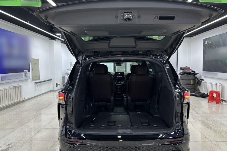 Used Toyota Granvia 2024 2.5L Hybrid Comfort Edition Exterior 5