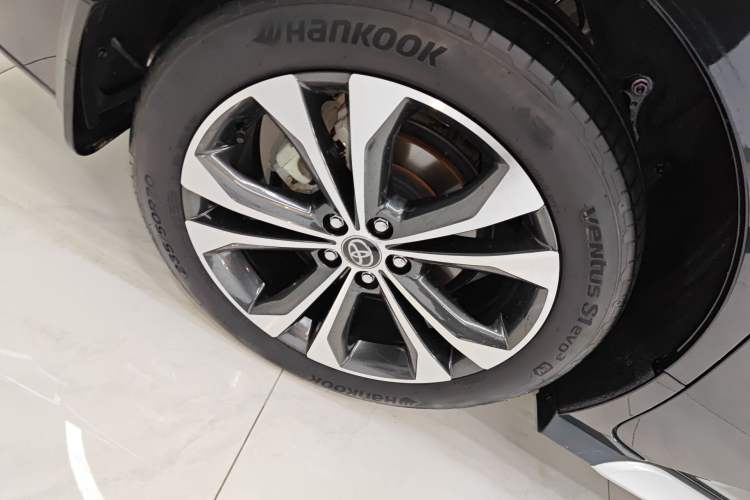 Used Toyota Granvia 2024 2.5L Hybrid Prestige ULTRA Edition Exterior 5