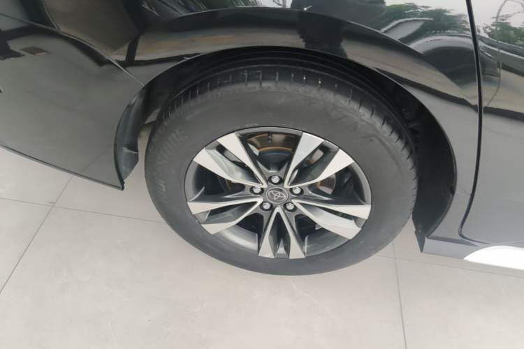 Used Toyota Granvia 2024 2.5L Hybrid Luxury Edition Exterior 5