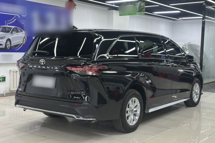 Used Toyota Granvia 2024 2.5L Hybrid Comfort Edition Exterior 5