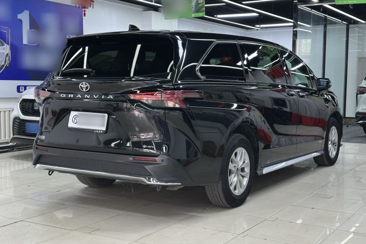 Used Toyota Granvia 2024 2.5L Hybrid Comfort Edition Exterior 5