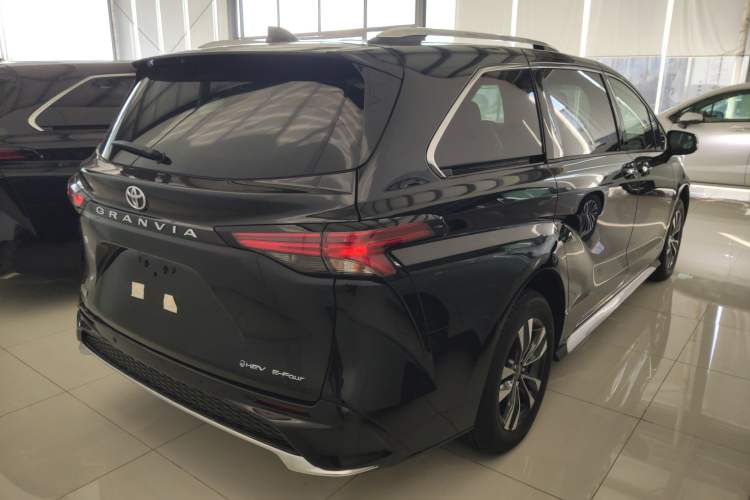 Used Toyota Granvia 2024 2.5L Hybrid Prestige PLUS Four-Wheel Drive Version Exterior 5
