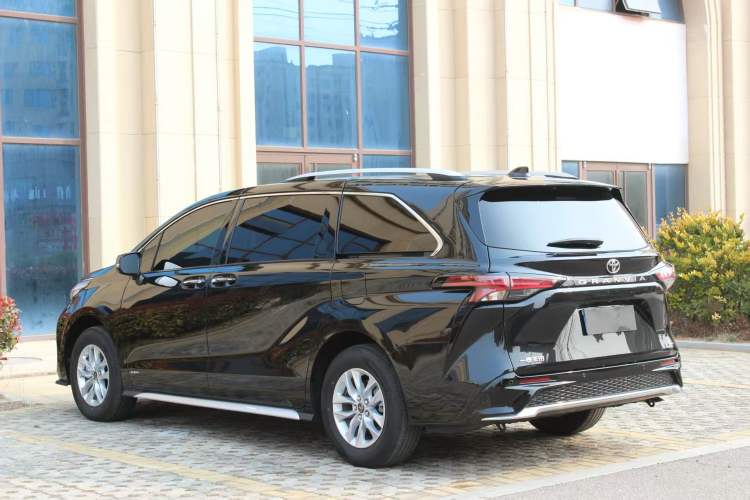 Used Toyota Granvia 2024 2.5L Hybrid Comfort Edition Exterior 6