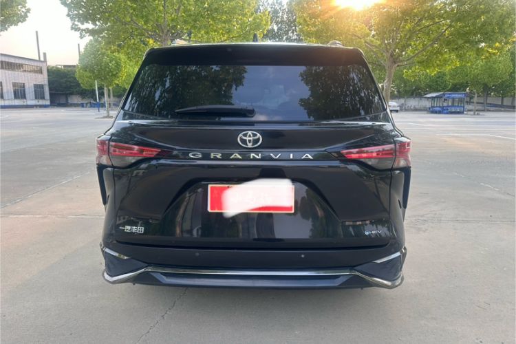 Used Toyota Granvia 2024 2.5L Hybrid Comfort Edition Exterior 7