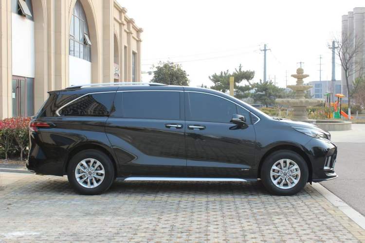 Used Toyota Granvia 2024 2.5L Hybrid Comfort Edition Exterior 8