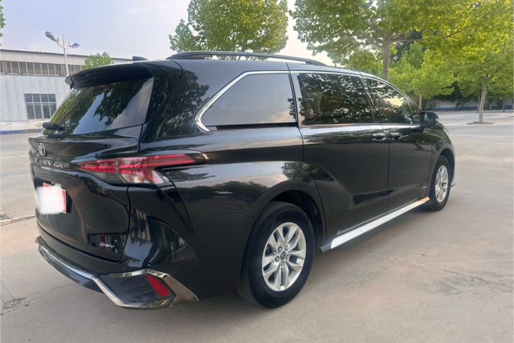 Used Toyota Granvia 2024 2.5L Hybrid Comfort Edition Exterior 9