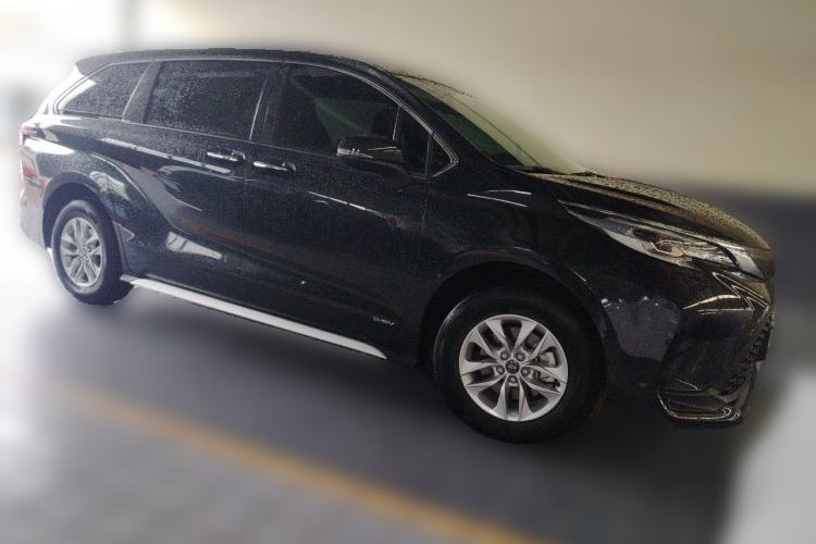 Used Toyota Granvia 2024 2.5L Hybrid Comfort Edition Front Right 45 Deg