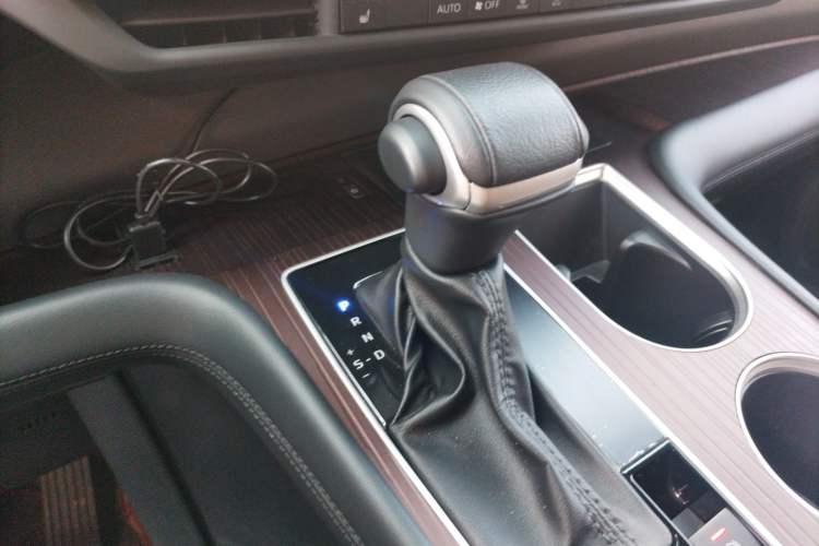 Used Toyota Granvia 2024 2.5L Hybrid Prestige PLUS Four-Wheel Drive Version Gear Lever