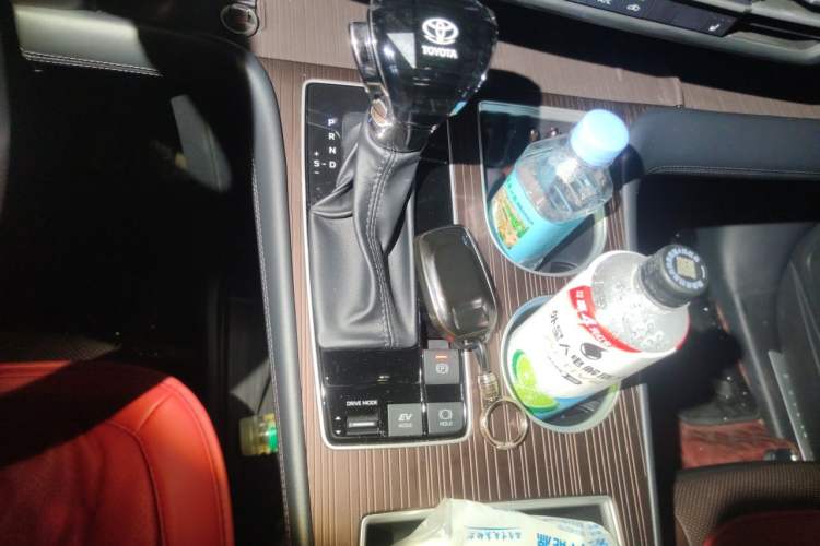 Used Toyota Granvia 2024 2.5L Hybrid Prestige PLUS Four-Wheel Drive Version Gear Lever