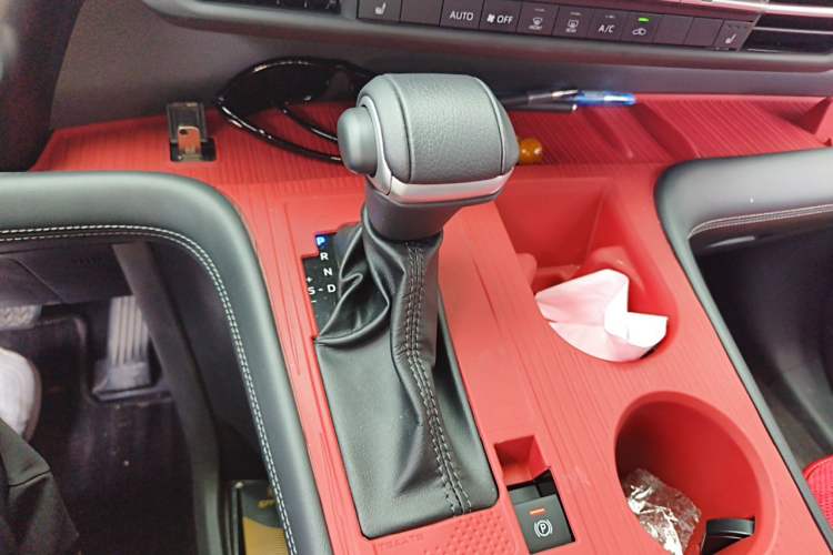 Used Toyota Granvia 2024 2.5L Hybrid Prestige PLUS Edition Gear Lever